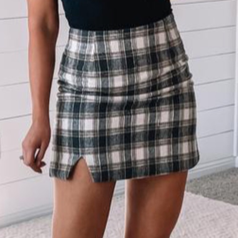 Womens plaid mini skirt zips in back soft fabric
